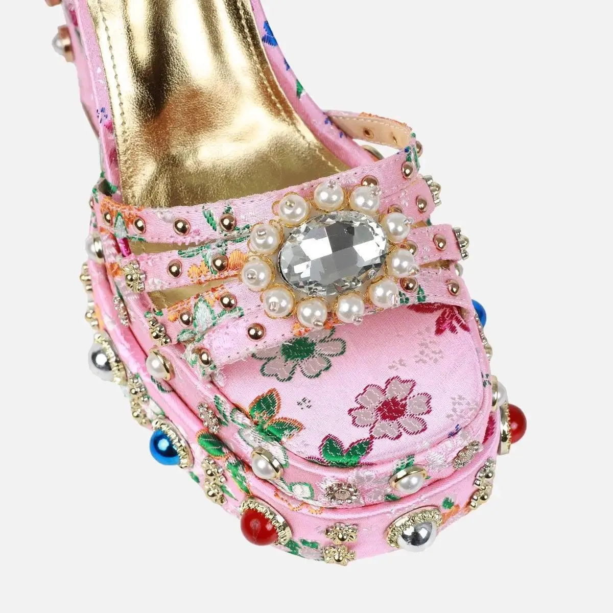 Queen Crystal Embroidery High Heels