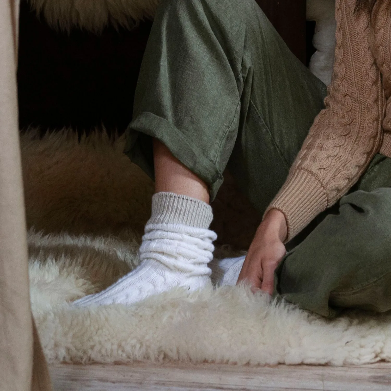 Women's Handmade Fan Cable Cashmere Socks