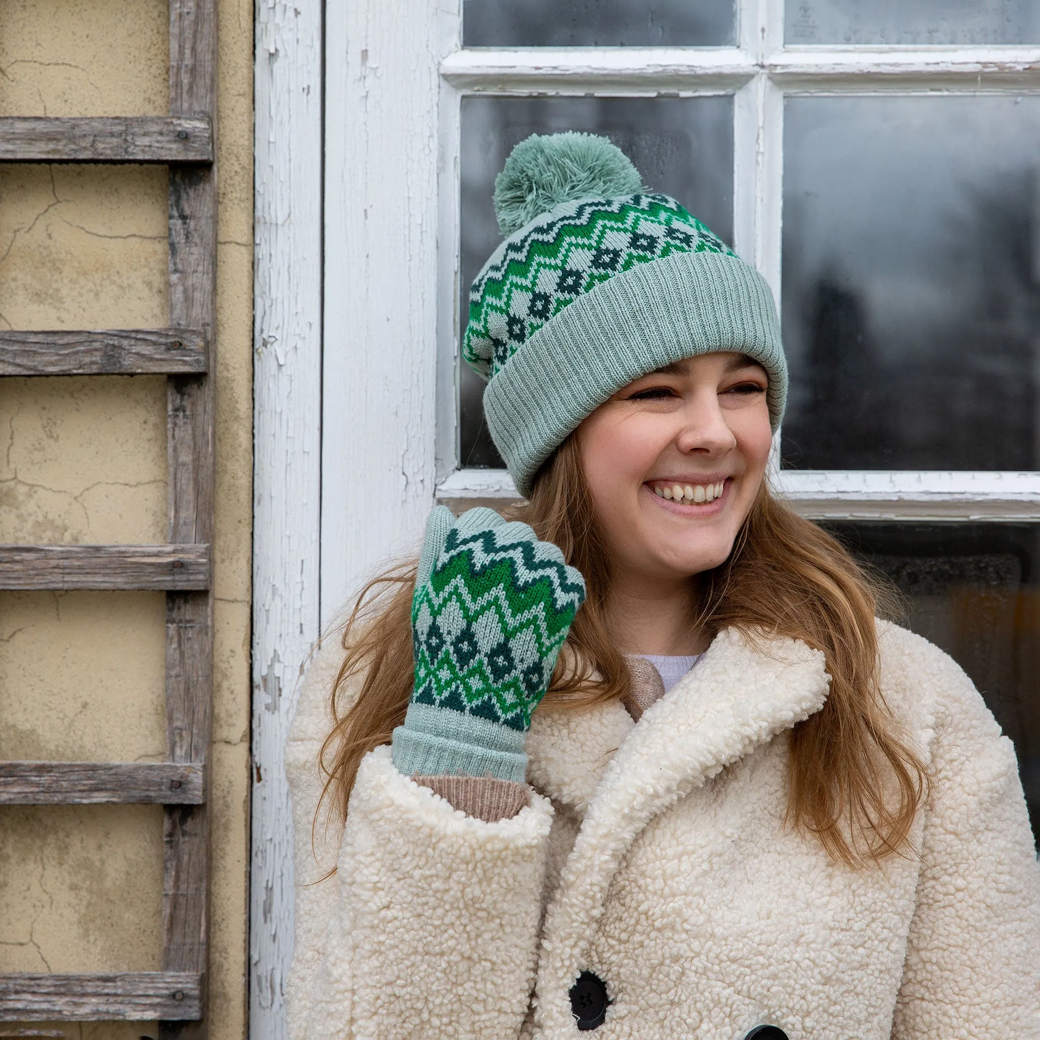 Women’s Jacquard Fair Isle Knitted Bobble Hat